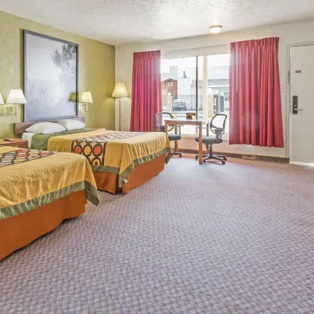 Super 8 by Wyndham Wells