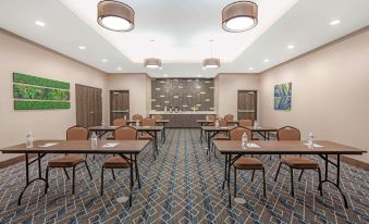 La Quinta Inn and Suites by Wyndham Houston Spring South