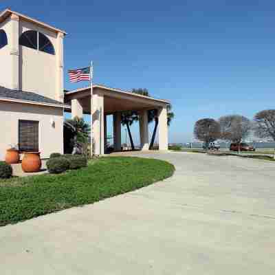 Days Inn by Wyndham Rockport Texas Hotel Exterior