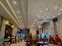Phuong Trinh Hotel & Coffee Hotels in P.Tra Ba