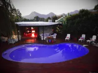 Tube n Axe Lodge and Backpackers - Hostels