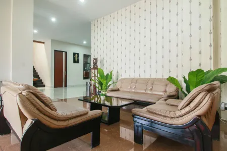 RedDoorz Syariah Near Universitas Jenderal Soedirman Отели рядом с достопримечательностью «Monumen Panglima Besar Jenderal Soedirman»