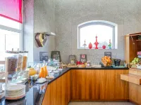 Ibis Guimaraes Centro - breakfast