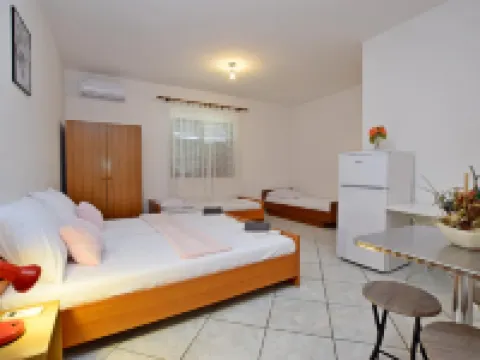 Apartment and Rooms Mila โรงแรมในSeline