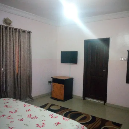 Bayse One Executive Suites and Bar