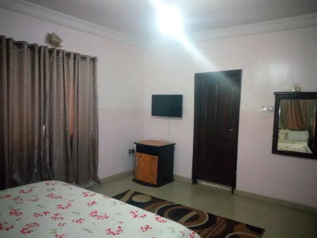 Bayse One Executive Suites and Bar