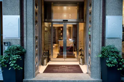 Duomo Hotel & Apartments Các khách sạn gần Via Savona