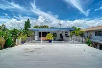 4145 by the Sea Inn & Suites - Inns