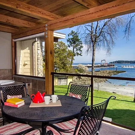 Galiano Oceanfront Inn & Spa