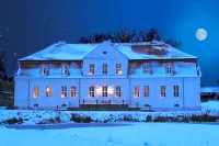Jagdschloss Kotelow Hotels near Zarrenthiner Kiessee