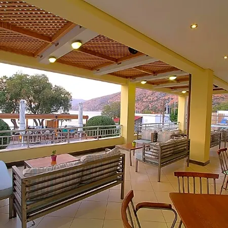 Almiriki Chios Rooms & Apartments