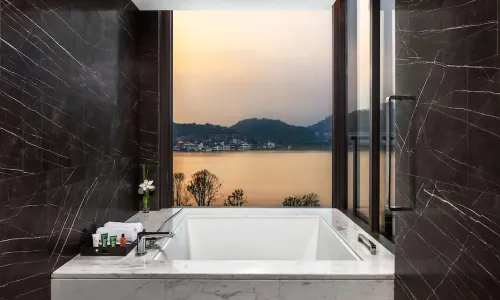 Hilton Ningbo Dongqian Lake