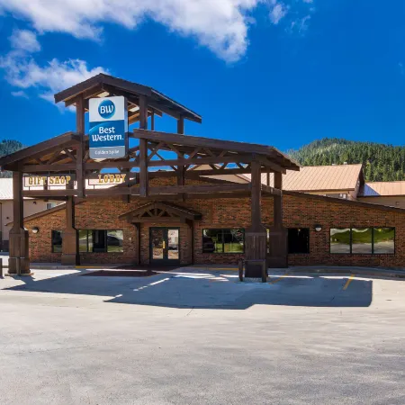Best Western Golden Spike Inn  Suites