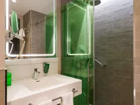 Park Inn by Radisson Istanbul Atasehir Hotels near Umraniye