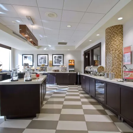 Hampton Inn & Suites Columbus-Downtown