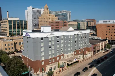 Hilton Garden Inn Rochester Downtown Hotels in der Nähe von Cascade Meadow Wetlands & Environmental Science Center