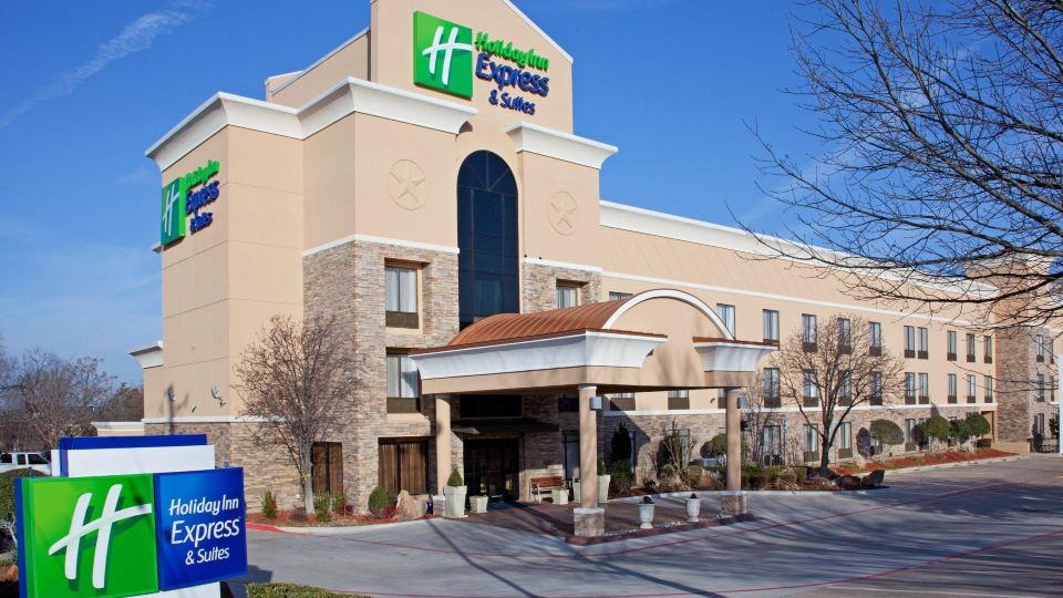 Holiday Inn Express & Suites ARLINGTON (I-20-PARKS MALL) by IHG