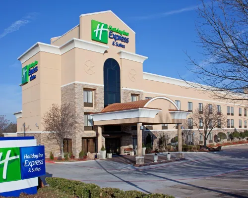 Holiday Inn Express & Suites ARLINGTON (I-20-PARKS MALL) by IHG Hoteles en Arlington