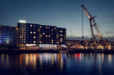 Mainport Hotel Rotterdam a Hilton Affiliate Hotel Отели рядом с достопримечательностью «Мост Эразма»