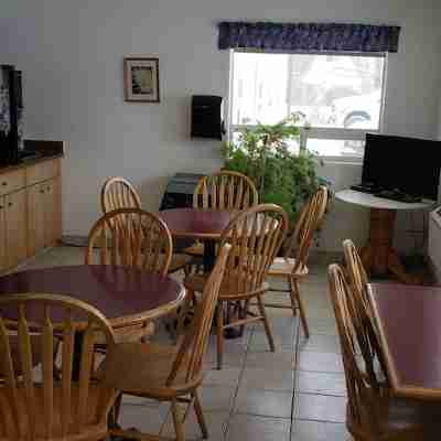 The Travel Inn Resort Dining/Meeting Rooms