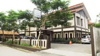Hotel Puri Kayana Hotell i Panancangan
