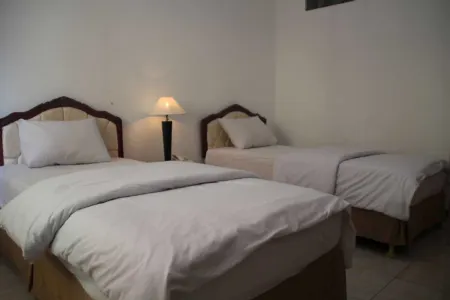 Mega Bintang Sweet Hotel 2 Отели в г. Чепу