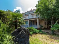 Spacious Apartment in Malinska with Terrace