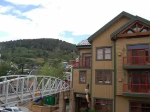 Lift Lodge Condo