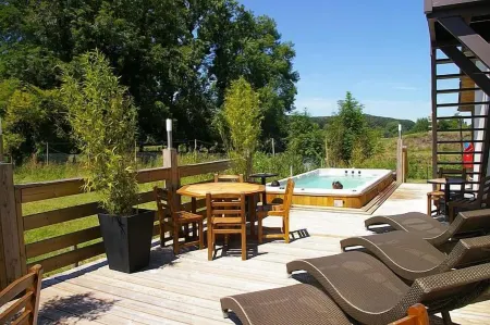 Auberge De La Durdent Отели в г. Сен-Жиль-де-Крето