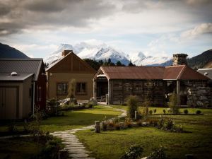 The Headwaters Eco Lodge