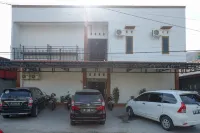 RedDoorz Plus at Hotel Lestari Karema Mamuju Hotels in 