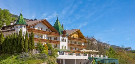 Berglandhotel Untertheimerhof Отели в г. Chiusa