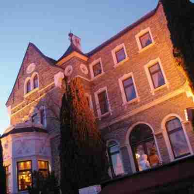 Schlosshotel Steinburg Hotel Exterior