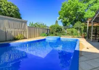 Ambrosia Holiday Home Hotels in Angaston
