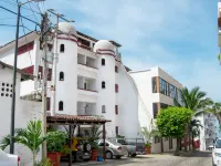 Petit Hotel Pilitas Hotels near Playa de los muertos