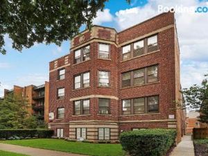 Simple and Roomy 1Br Apt in Evanston - Hinman S3