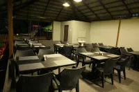 The Mountain Shades Hotel a Kandanakolli