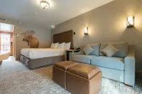 Moose Hotel and Suites