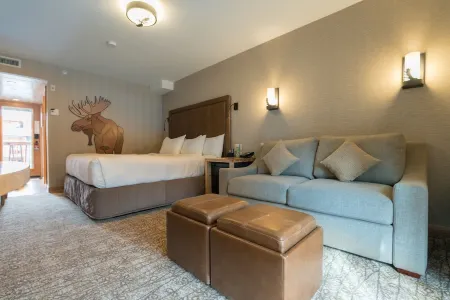 Moose Hotel and Suites