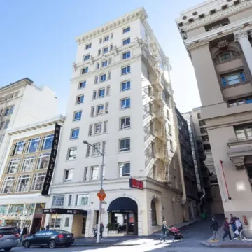 Hotel 32One Отели рядом с достопримечательностью «Золотые Ворота»