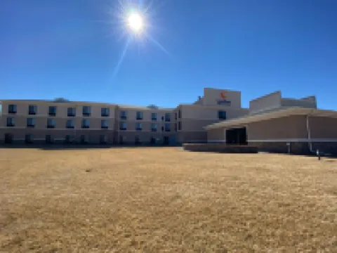 コンフォート イン & スイーツ グッドランド グッドランドのホテル