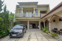 RedDoorz Syariah Near Taman Rekreasi Kalianget Wonosobo Hotell i Kalianget