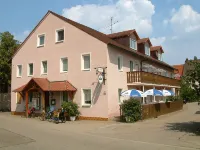 Landgasthaus Zum Mönchshof فنادق في Gunzenhausen