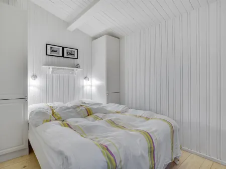 "Fjola" - 200m from the Sea Отели в г. Гульборгсунн