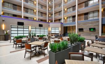 Embassy Suites by Hilton Denver Central Park