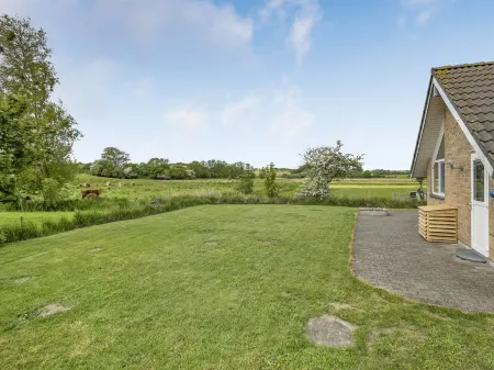 "Sigbritt" - 100m from the Sea Отели в г. Broager