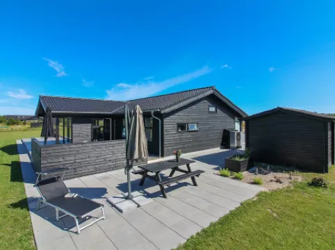 "Ariadne" - 900m from the Sea