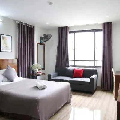 V House 6 Serviced Apartment Hotels near Lang Ha Secondary School