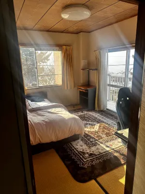 湖畔旅館