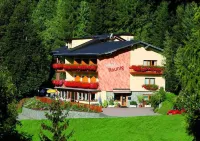 โรงแรม เรสเตอรองต์ เรานิก โรงแรมใน